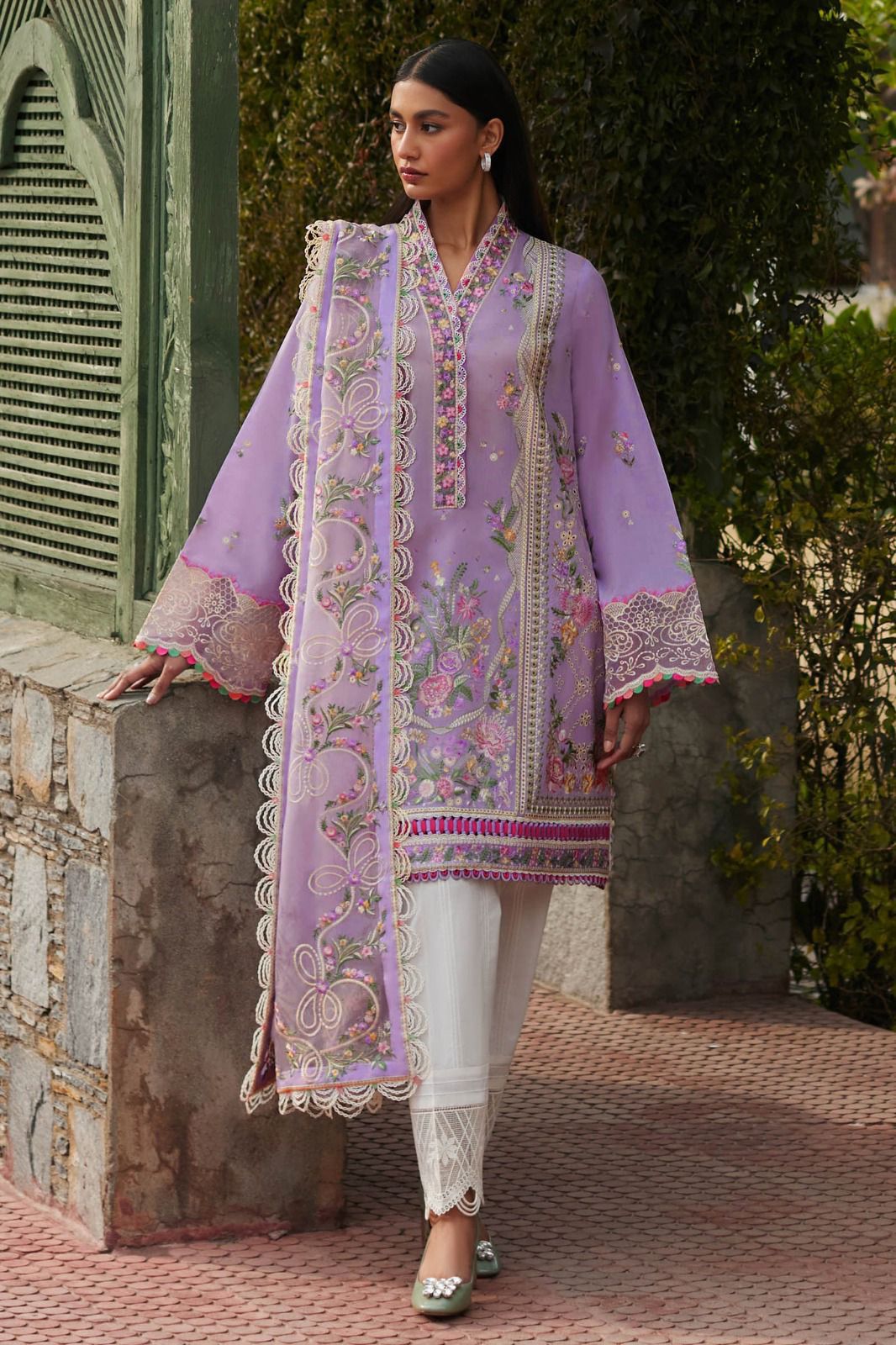 DHANAK Heavy EMBROIDERED 3PC with Patches BN8200
