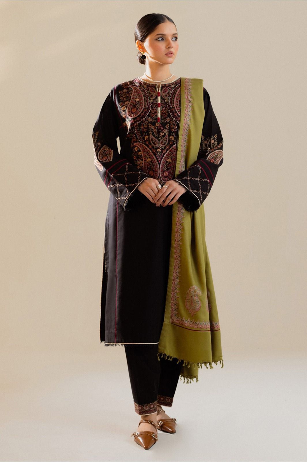 DHANAK Heavy EMBROIDERED 3PC with Patches ND8210