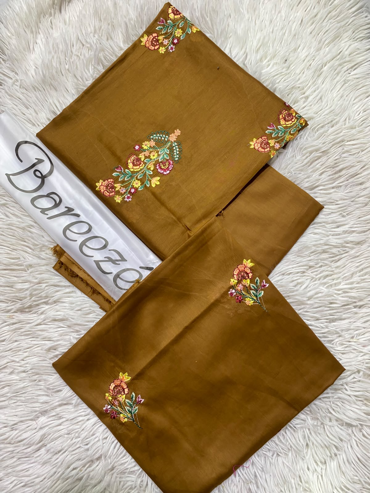 BAREEZE Embroidered Lawn 2PC